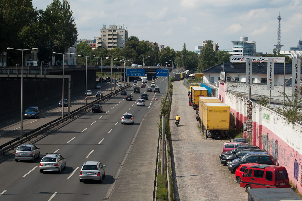 20110814-133112.jpg - Trottoirs langs de Autobahn... we hebben ze niet uitgeprobeerd.