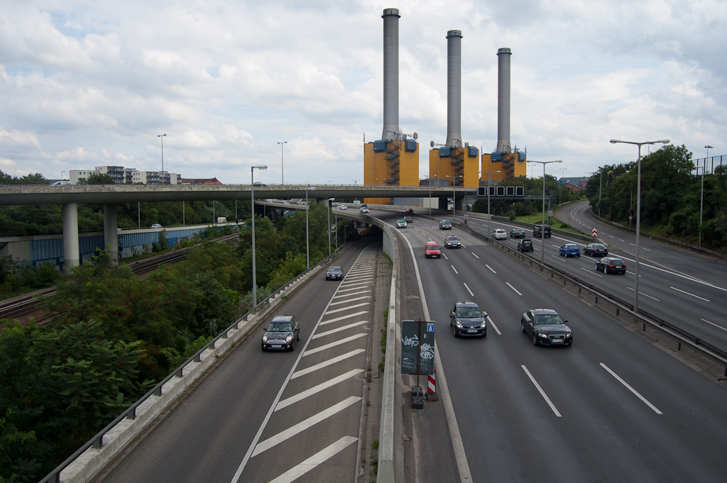 20110814-142357.jpg - Knooppunt-achtige aansluiting Schmargendorf, met zelfs een niveau-2 overspanning, maar een viertal relaties ontbreken.