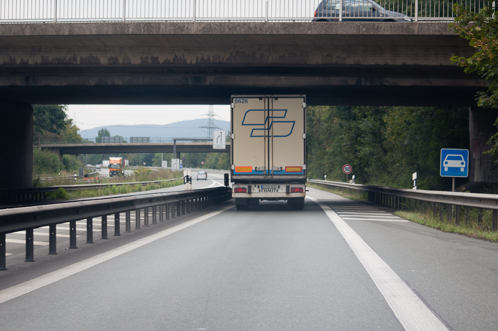 20110815-135457.jpg - Maar ten noorden van AK Bad Oeynhausen vervalt de Autobahn status...