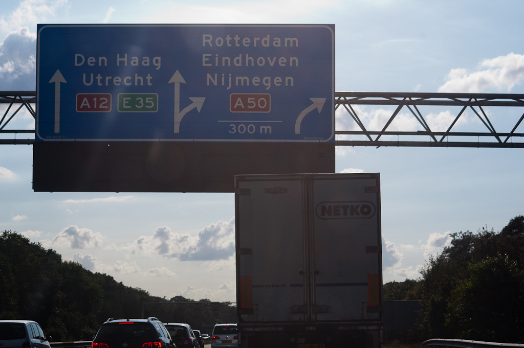 20110815-170751.jpg - Je kunt dus de A50 blijven volgen als je van Apeldoorn naar Eindhoven rijdt, maar dat betekent niet dat je immer gerade aus kunt gaan.