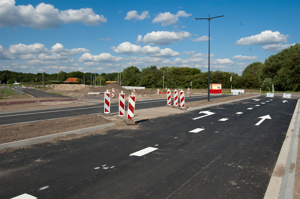 20110514-160501.jpg - De verkeersomzetting naar de tijdelijke verbindingsweg naar de Nieuwe Sliffertsestraat kan echter niet lang op zich laten wachten. Enkel wat schrikhekken lijken nog te ontbreken.  week 201118 