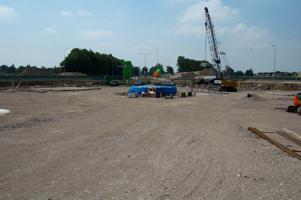 20110605-122637.jpg - Het ziet er dan ook overwegend uit als een lege vlakte, maar in het centrum van deze wereld is het allemaal te doen.  week 201121 