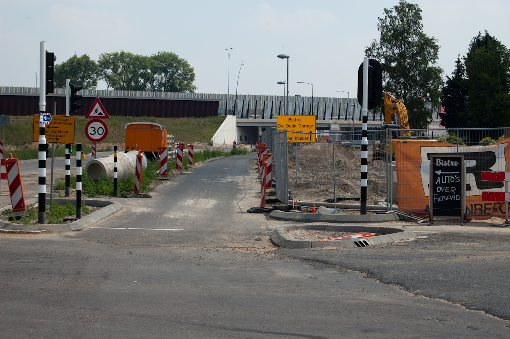 20110605-130018.jpg - ...maar daar is een oplossing voor gevonden over het nieuwe tweerichtingen fietspad.