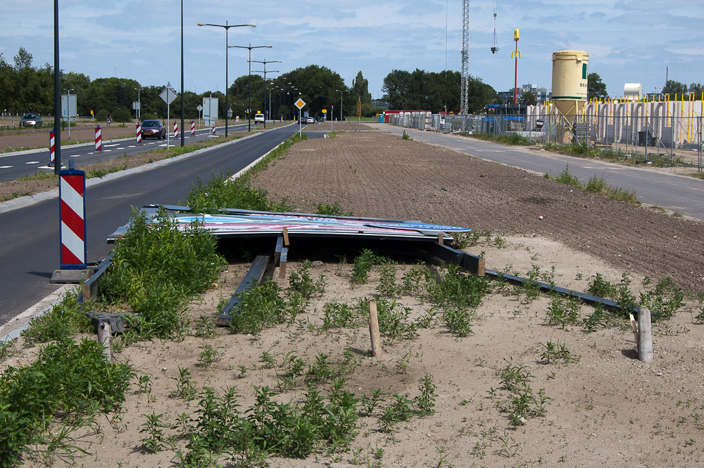 20110703-135843.jpg - Deze keer lijkt het te zijn omgewaaid, vermoedelijk tijdens het noodweer dat op 28 juni 2011 het land teisterde.