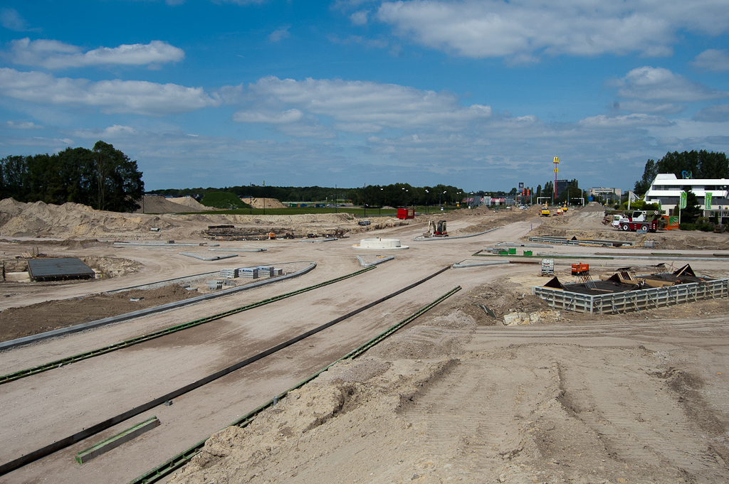 20110703-141348.jpg - Tramrails op de nieuwe Hovenring kruising?  week 201125 