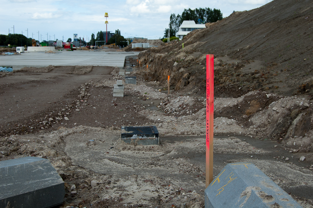 20110717-152749.jpg - Misschien krijgen we hier een overgang naar de grondkering met een model dat lijkt op die bij het  viaduct Meerenakkerweg .  week 201127 