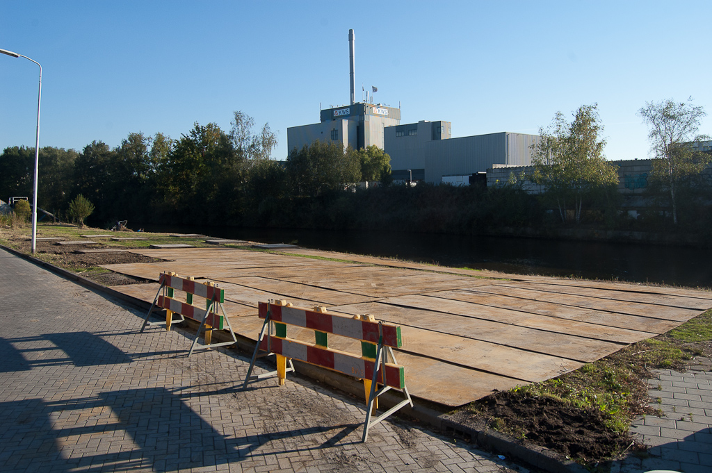 20111015-160201.jpg - ...bestaande uit rijplaten...