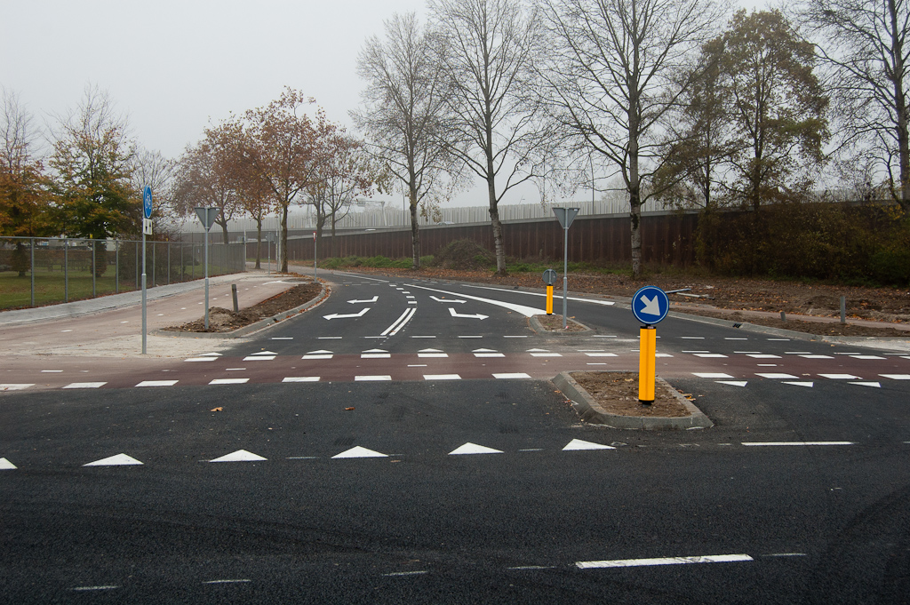 20111113-140849.jpg - Hoevenweg heraangesloten op de Meerenakkerweg.  week 201144 