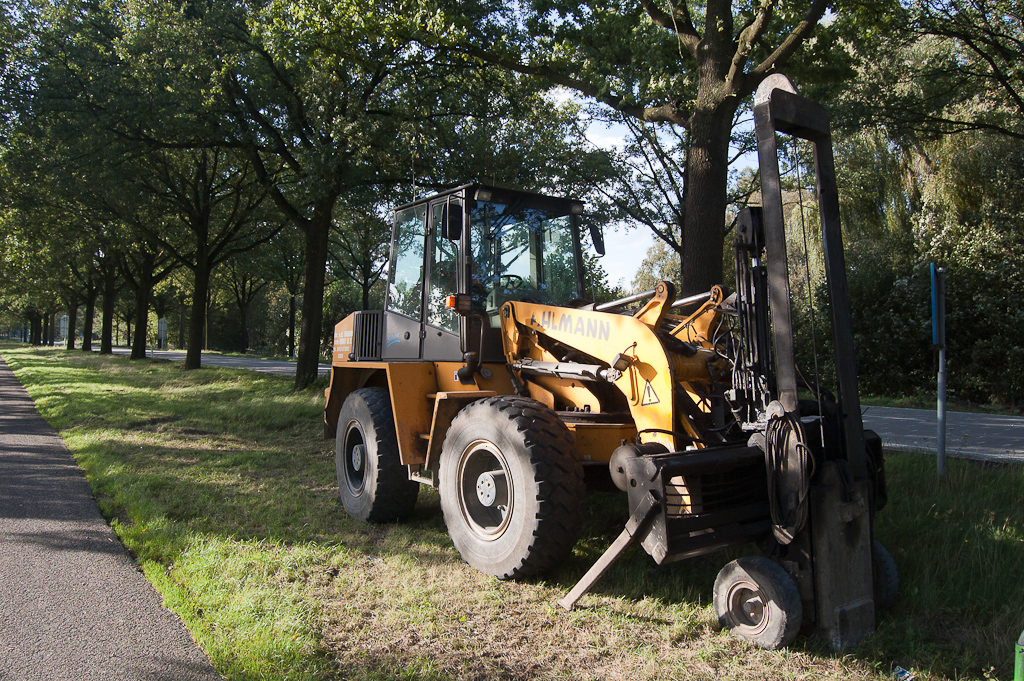 20110913-164726.jpg - We herkennen hem van  de sloop van de Tilburgseweg in Eindhoven , toen hij door de firma Heijmans werd ingezet op het rijksgedeelte van die weg. Ook andere technieken zijn mogelijk, zoals met  de Impactor 2000  die werd ingezet op het gemeentelijk deel van de Tilburgseweg.