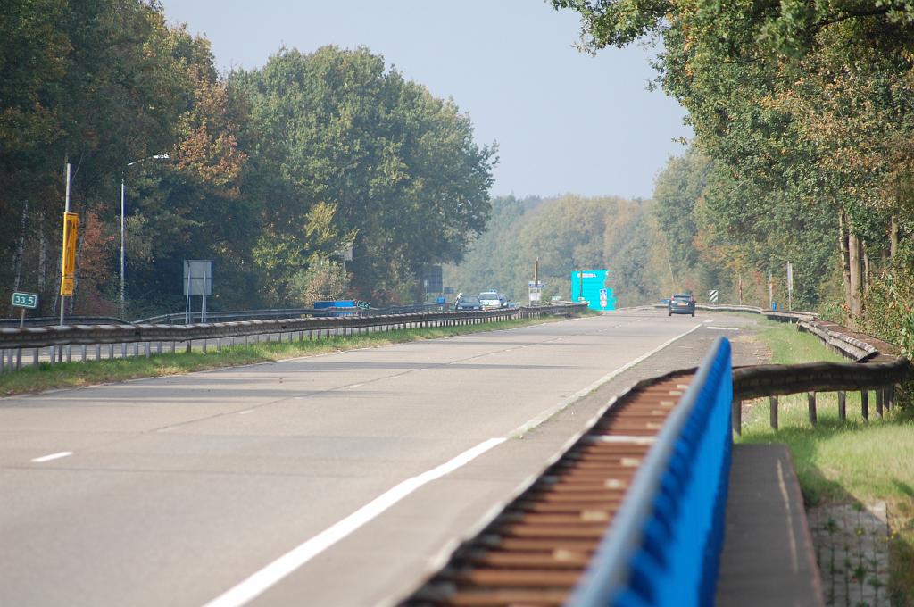 20081011-130700.jpg - Wegvak tussen het viaduct Noord-Brabantlaan en de rijksgrens.